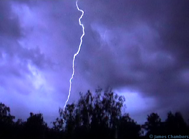 Video snap - thunder about 2-3secs later