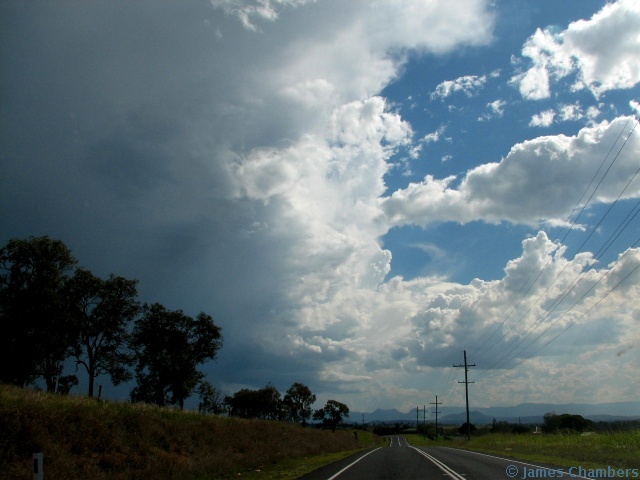 New updraft on the NW side, finally. 
Looking west from Peak Crossing.