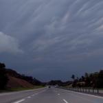 Awesome mammatus and anvil 'ruffling'