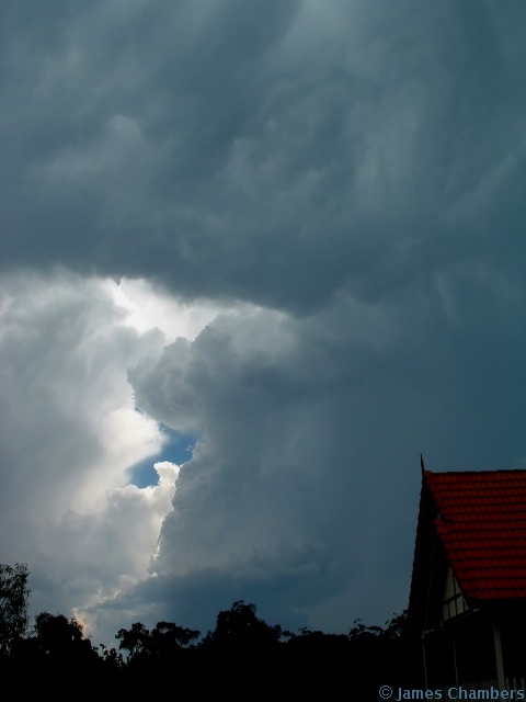A crisp updraft rotates on Xmas Day 2005. CAPE was well over 4000 at the time!